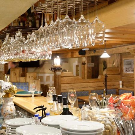 Hotel 3 Etoiles -Restaurant Le Pilatus クールシュヴェル エクステリア 写真