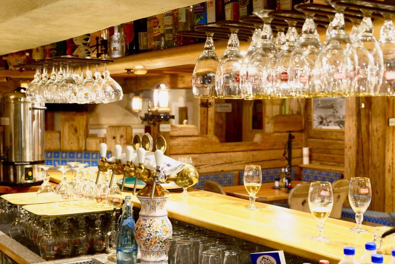 Hotel 3 Etoiles -Restaurant Le Pilatus クールシュヴェル エクステリア 写真