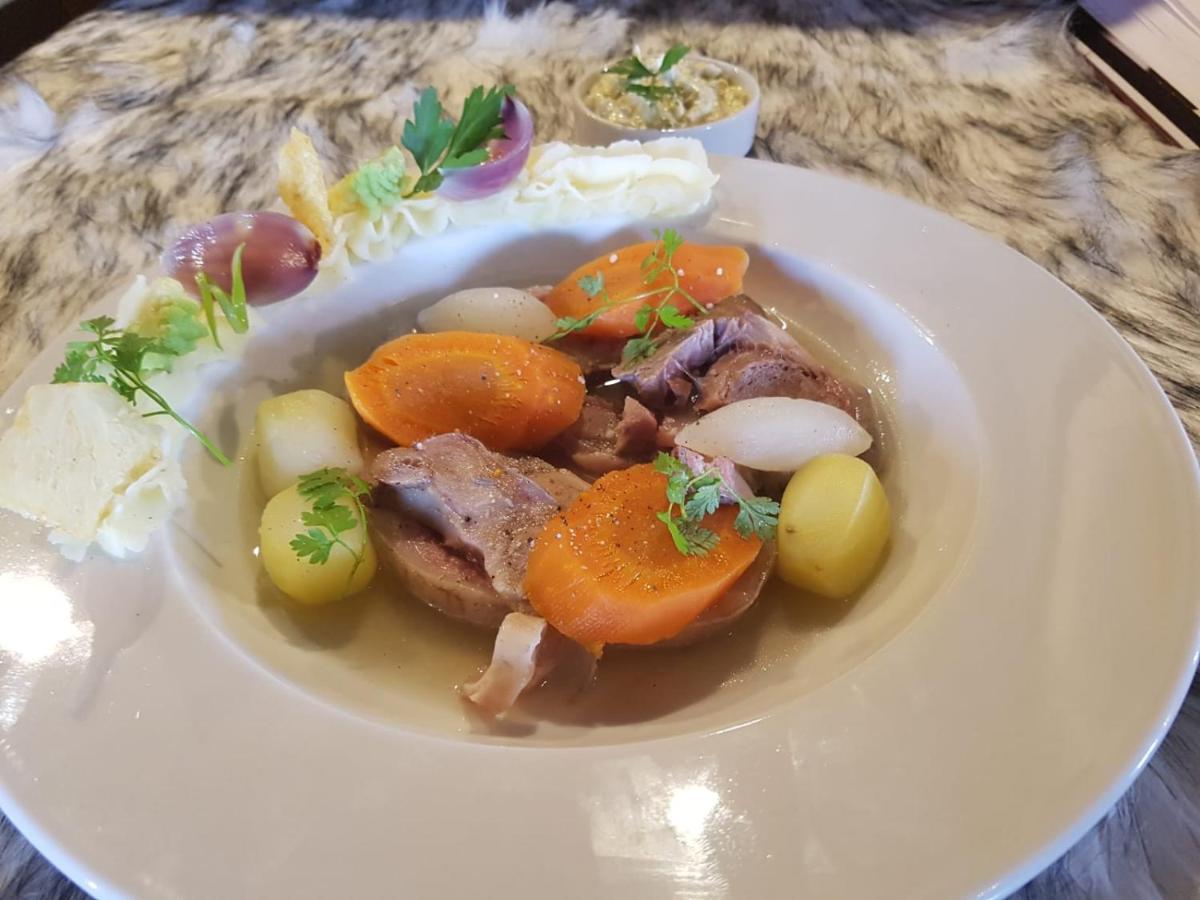 Hotel 3 Etoiles -Restaurant Le Pilatus クールシュヴェル エクステリア 写真