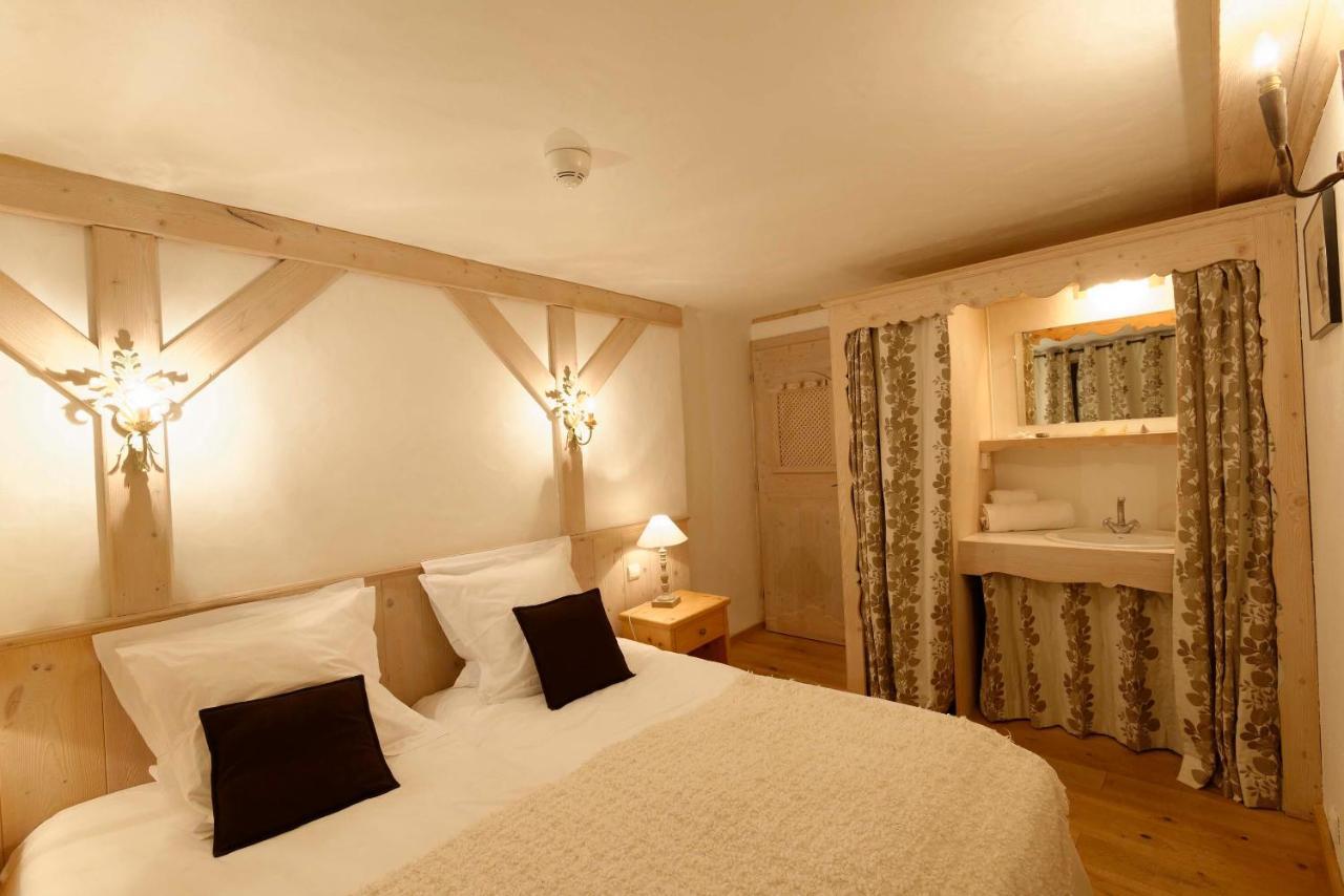 Hotel 3 Etoiles -Restaurant Le Pilatus クールシュヴェル エクステリア 写真