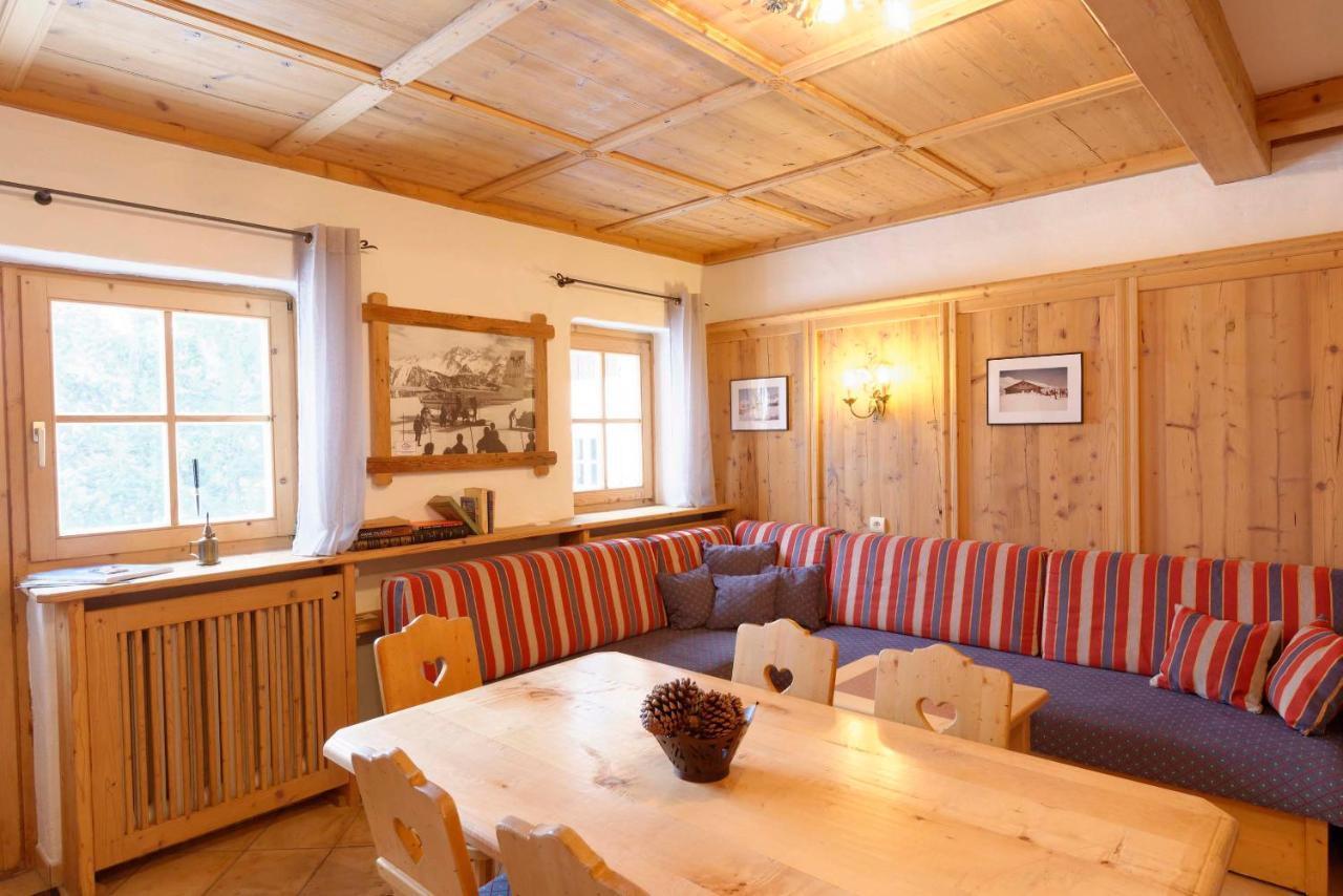 Hotel 3 Etoiles -Restaurant Le Pilatus クールシュヴェル エクステリア 写真
