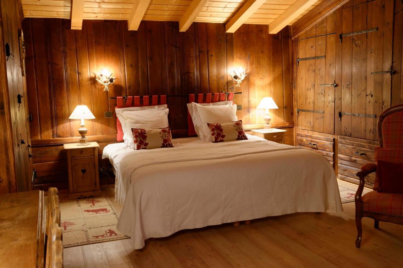 Hotel 3 Etoiles -Restaurant Le Pilatus クールシュヴェル エクステリア 写真