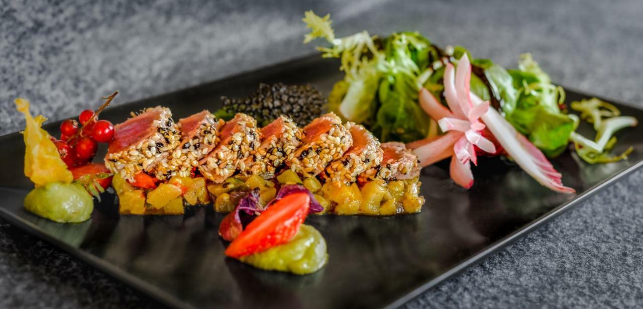 Hotel 3 Etoiles -Restaurant Le Pilatus クールシュヴェル エクステリア 写真